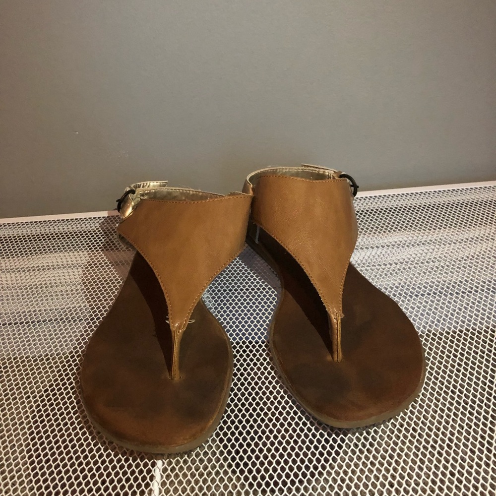 Tan with gold strap Aerosoles sandals